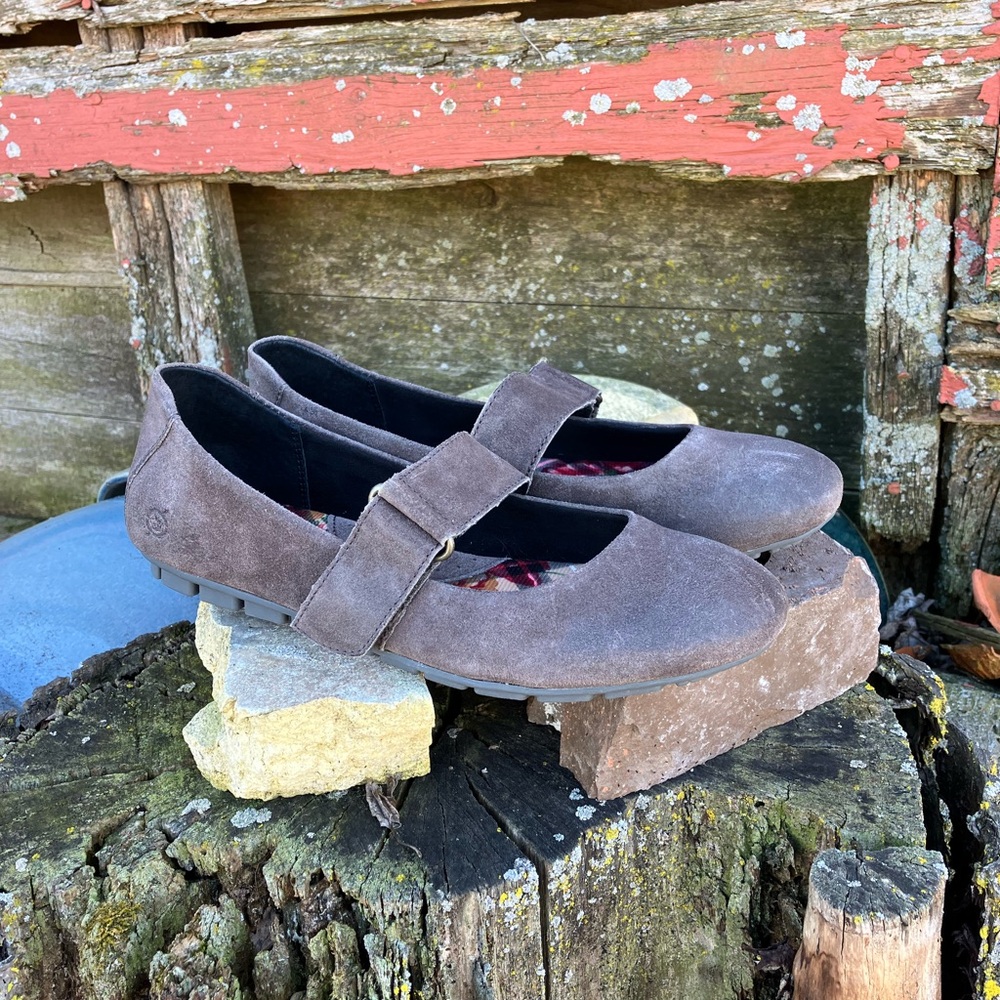 NWT Born Malli Suede Women's Taupe Mary Jane Flats Sz. 9 - Picture 8 of 8